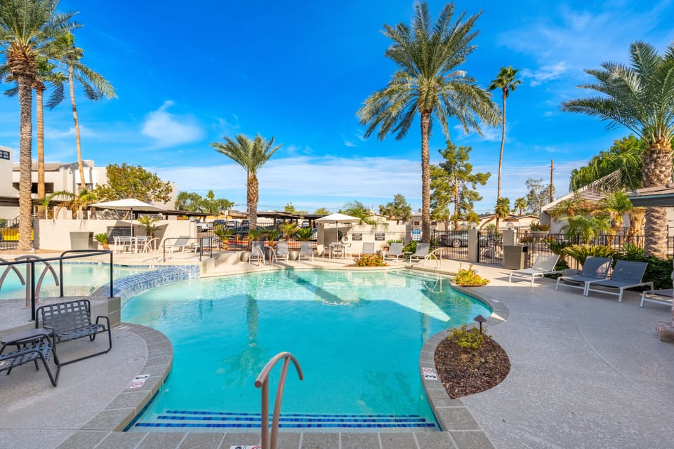Pool & hot tub area