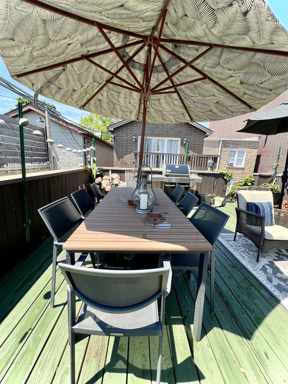 Outdoor dining