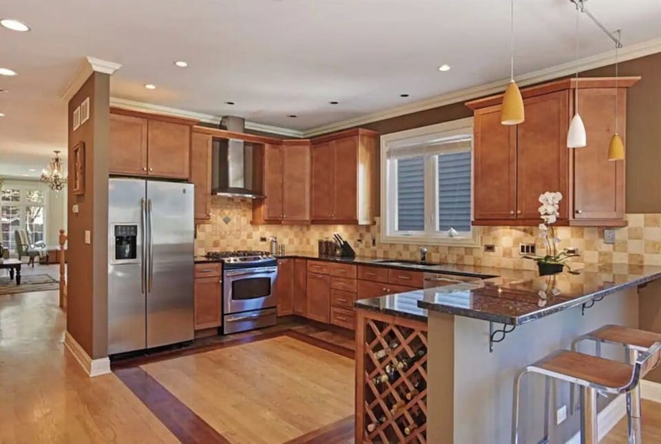  Chef’s kitchen 