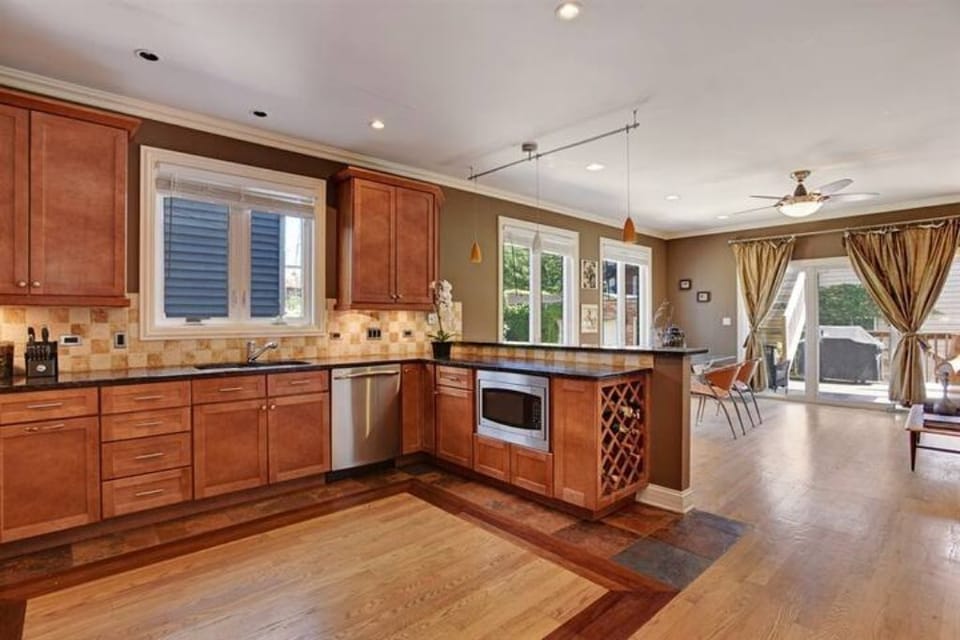  Chef’s kitchen 