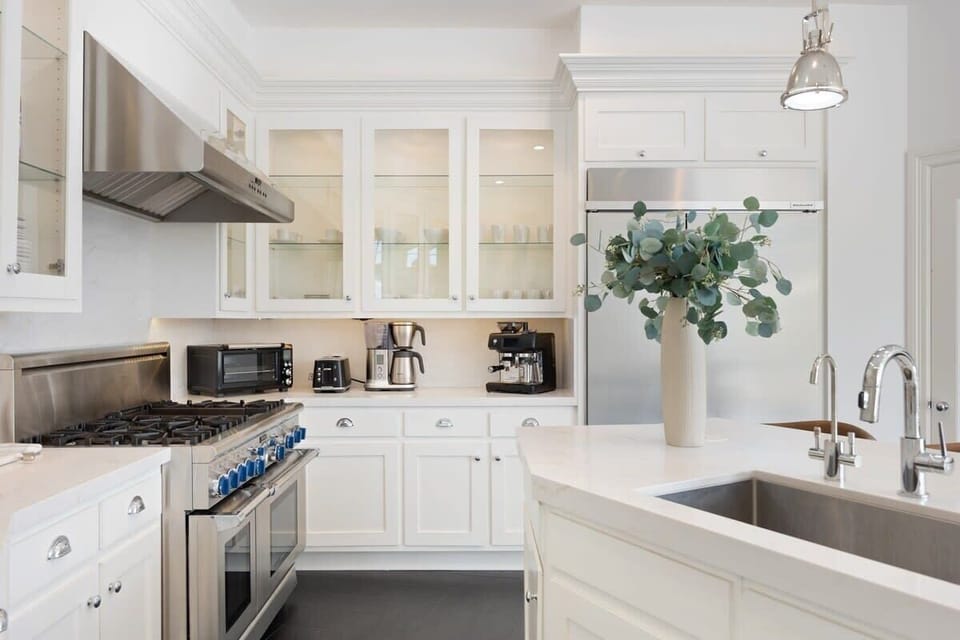 Offering everything required to satisfy a morning coffee mood