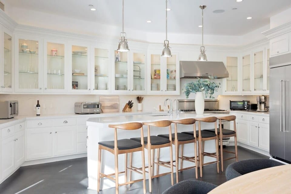 Stunning gourmet kitchen with all your cooking essentials 

