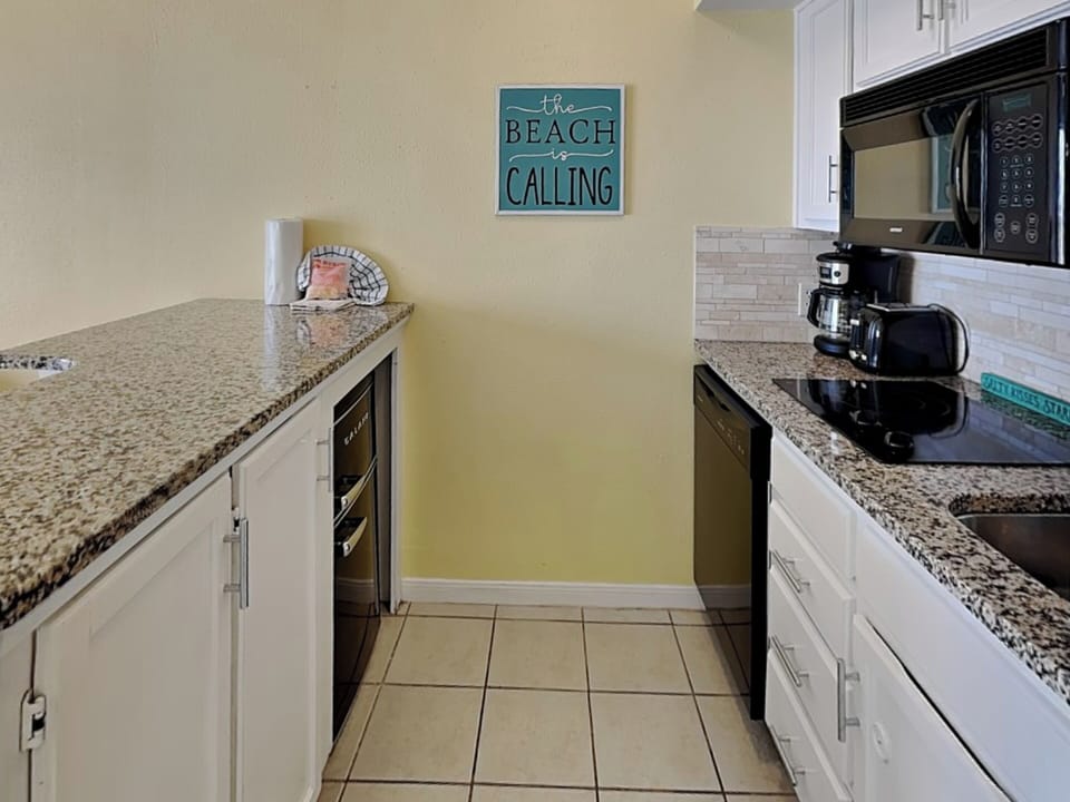 Kitchenette - Mini Fridge