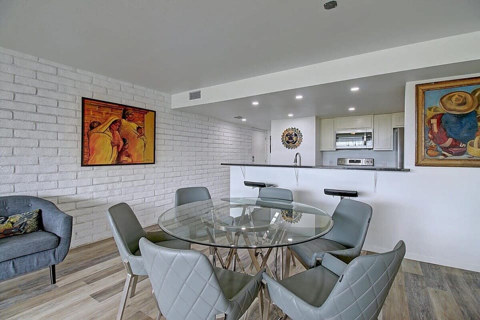 Dining table seats 6