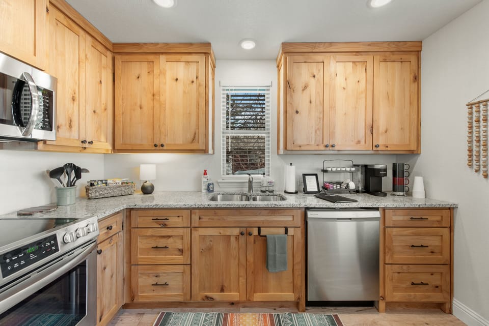 Kitchen - well-equipped, open, coffee station 