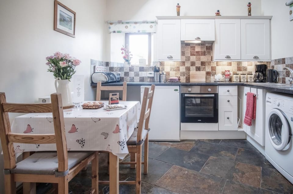 The Old School Cottage (Ship Farm) - 1 Bedroom - Rhossili (2092)