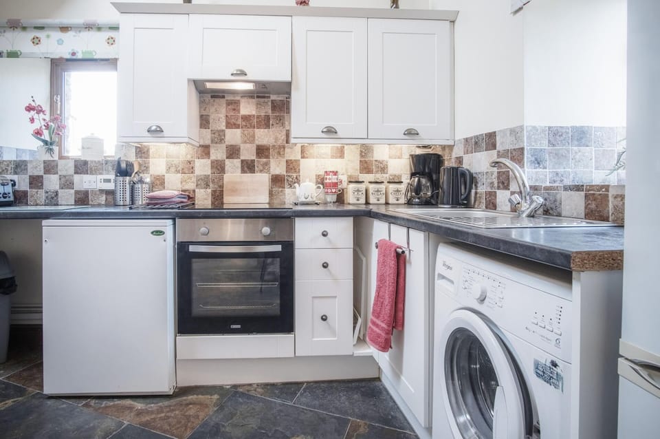 The Old School Cottage (Ship Farm) - 1 Bedroom - Rhossili (2093)