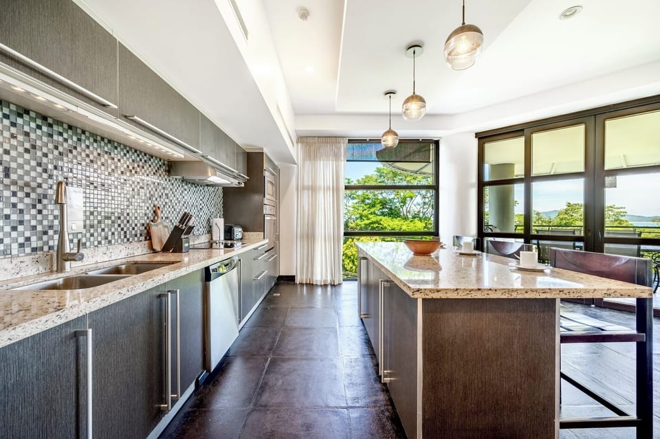 Chef’s kitchen