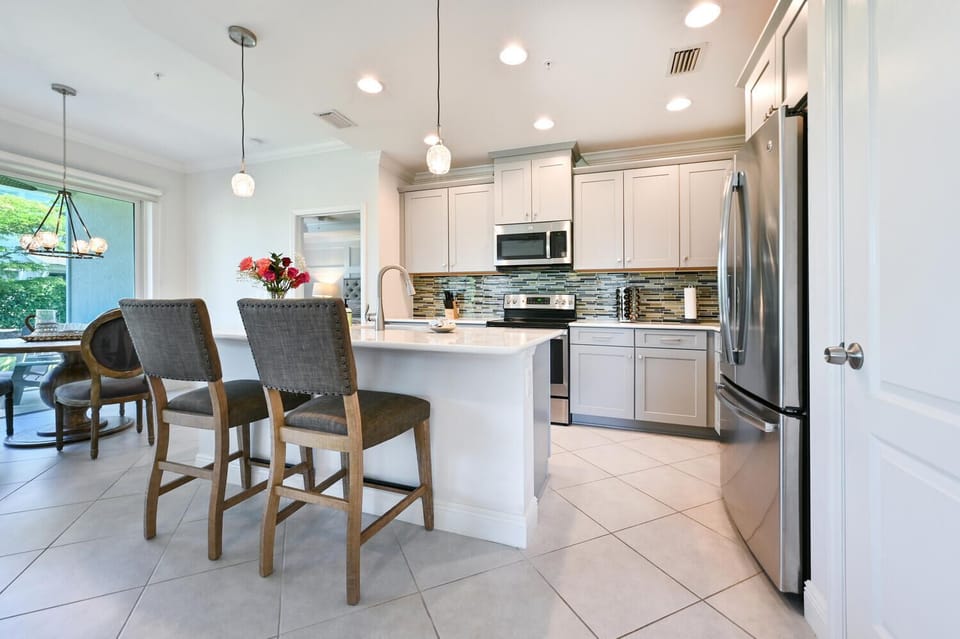 full kitchen