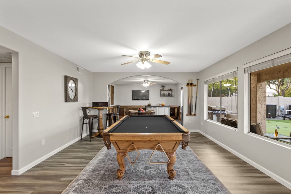 Pool table (1)