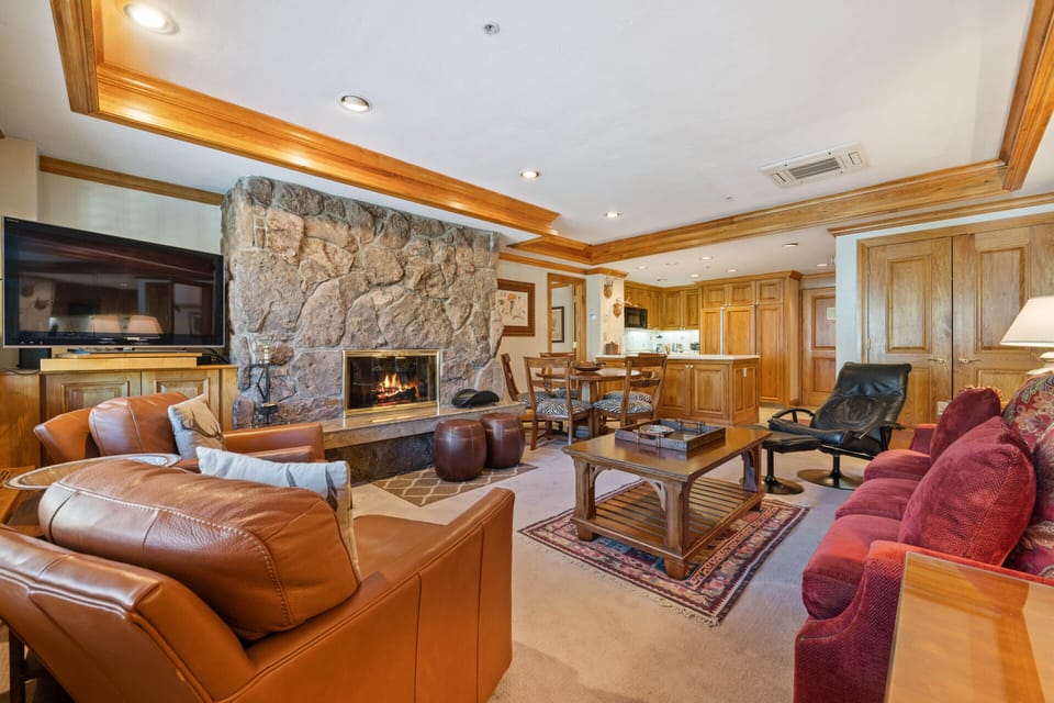 lodgetower-386-7688_52446296330_o