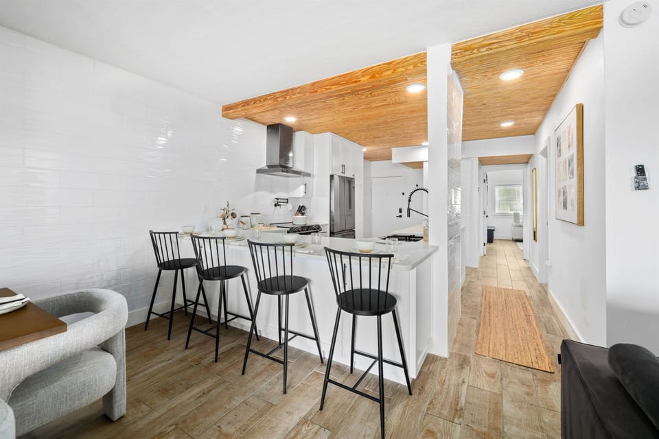 Fully updated kitchen with breakfast bar seating (Villa 1)