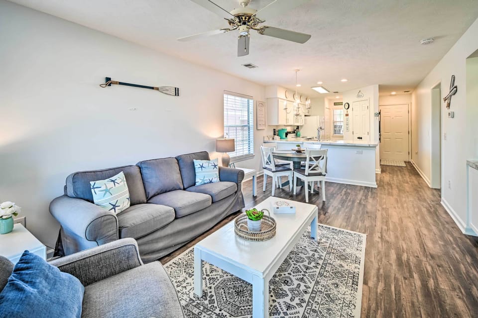 Living Area | Smart TV