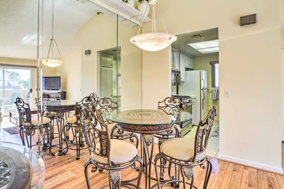 Dining Area | Dishware Provided