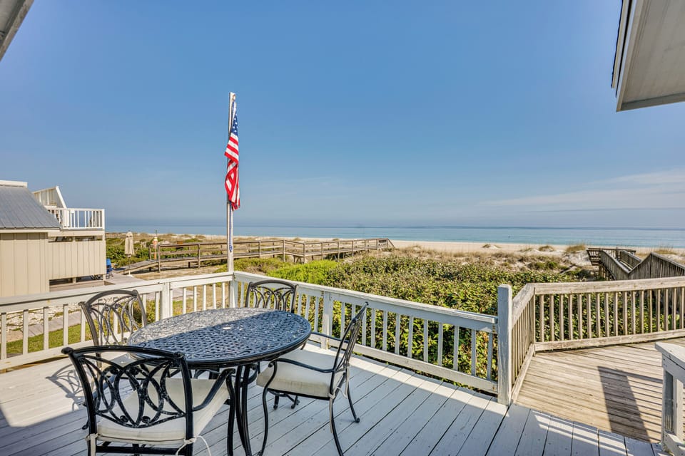 Fernandina Beach Vacation Rental | 5BR | 2.5BA | 2,000 Sq Ft | Stairs Required