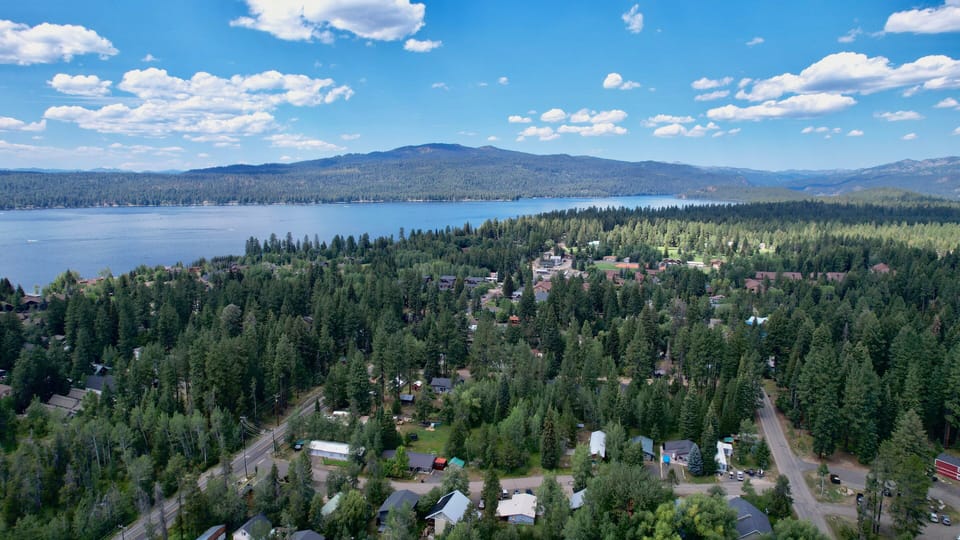 Aerial view of neighborhood and Payette lake