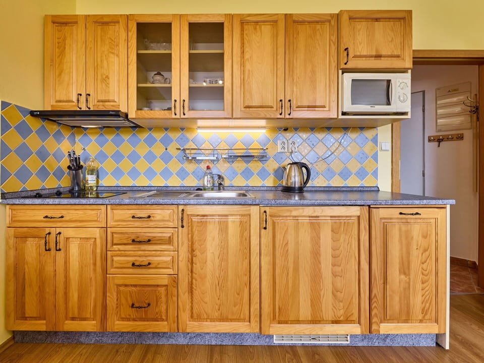 Cabinetry, Countertop, Property, Furniture, Kitchen Sink, White, Tap, Window, Kitchen, Wood