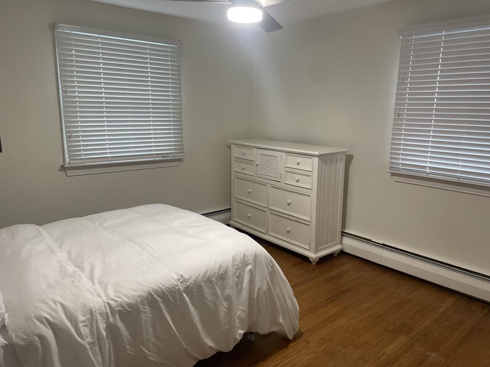 4th bedroom with closet