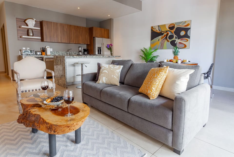 Condo - Image 1