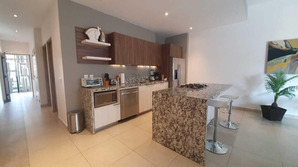 Condo - Image 6