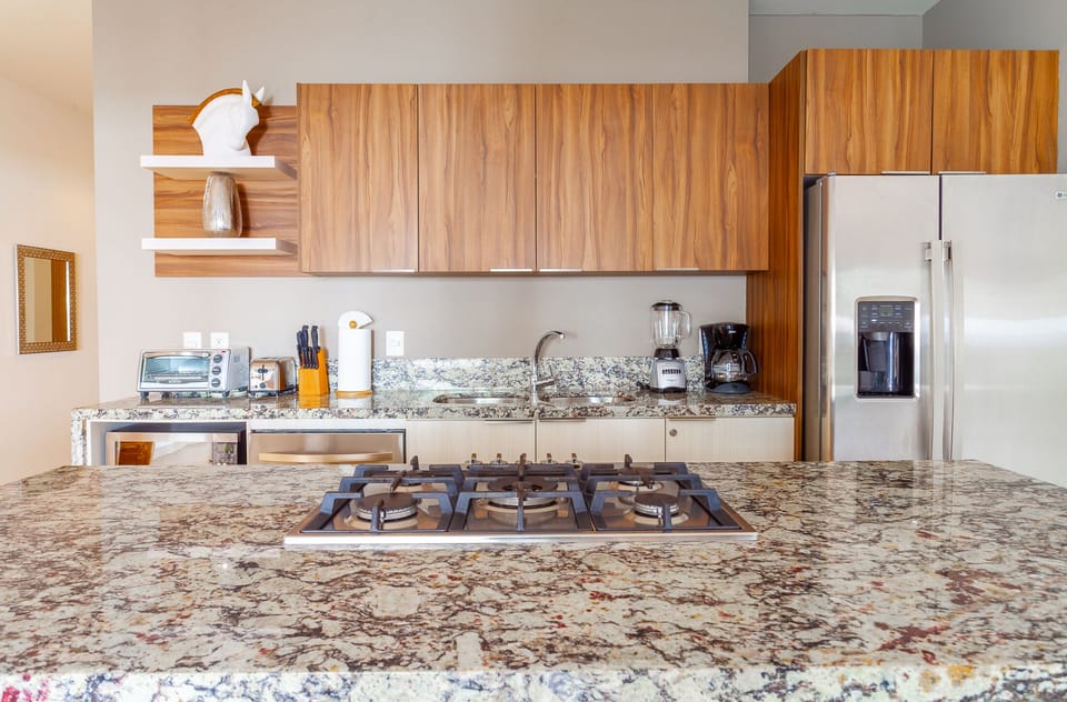 Condo - Image 8
