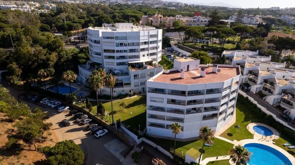 Urbanisation and pool area