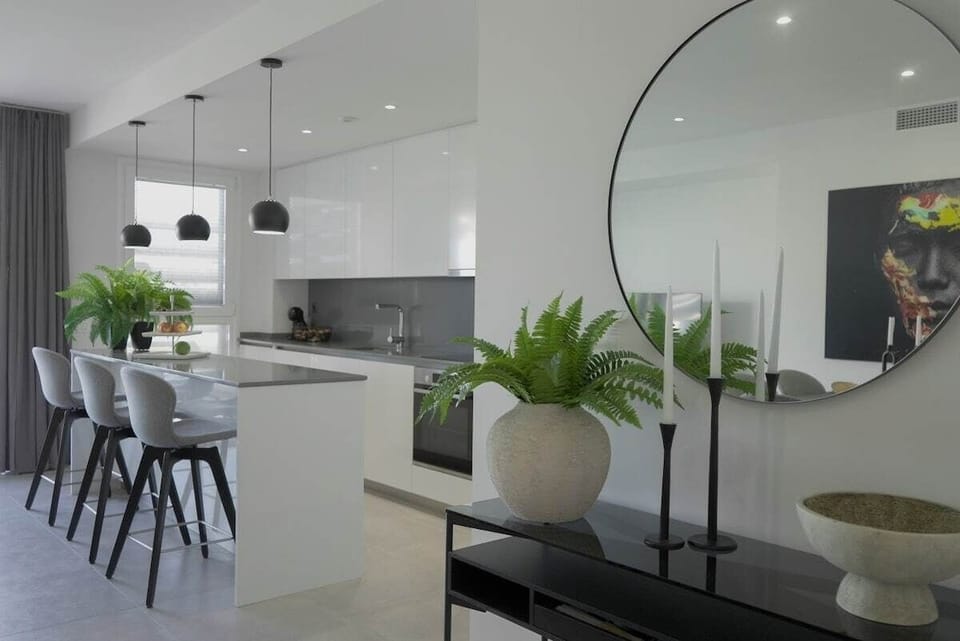 Kitchen with kitchen island