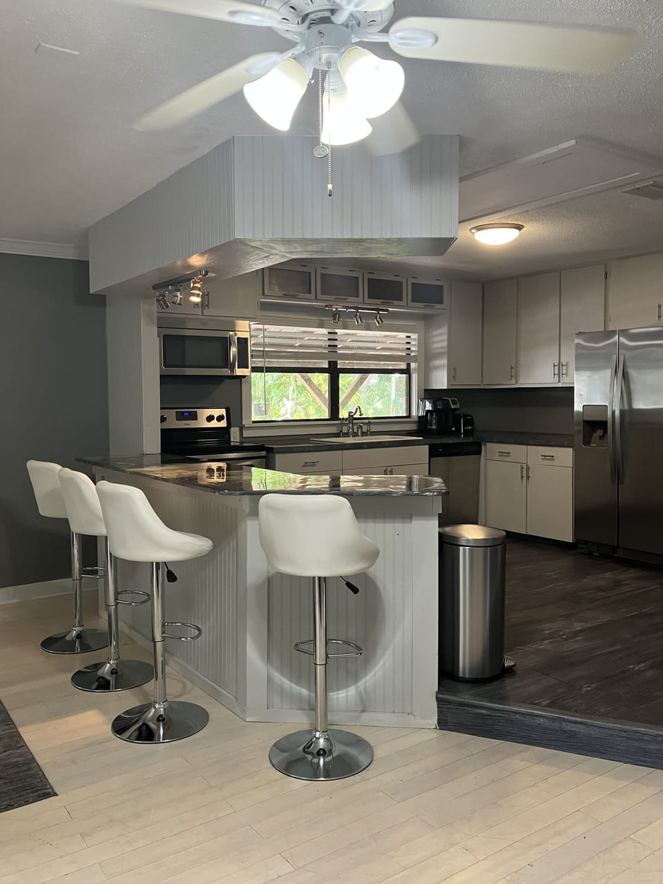 Kitchen/ Dining area