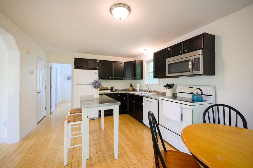 Kitchen/Dining Area
