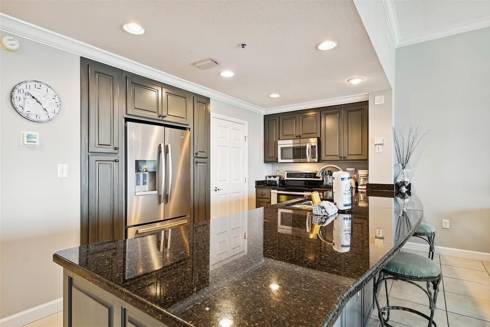 Modern Chef’s Kitchen