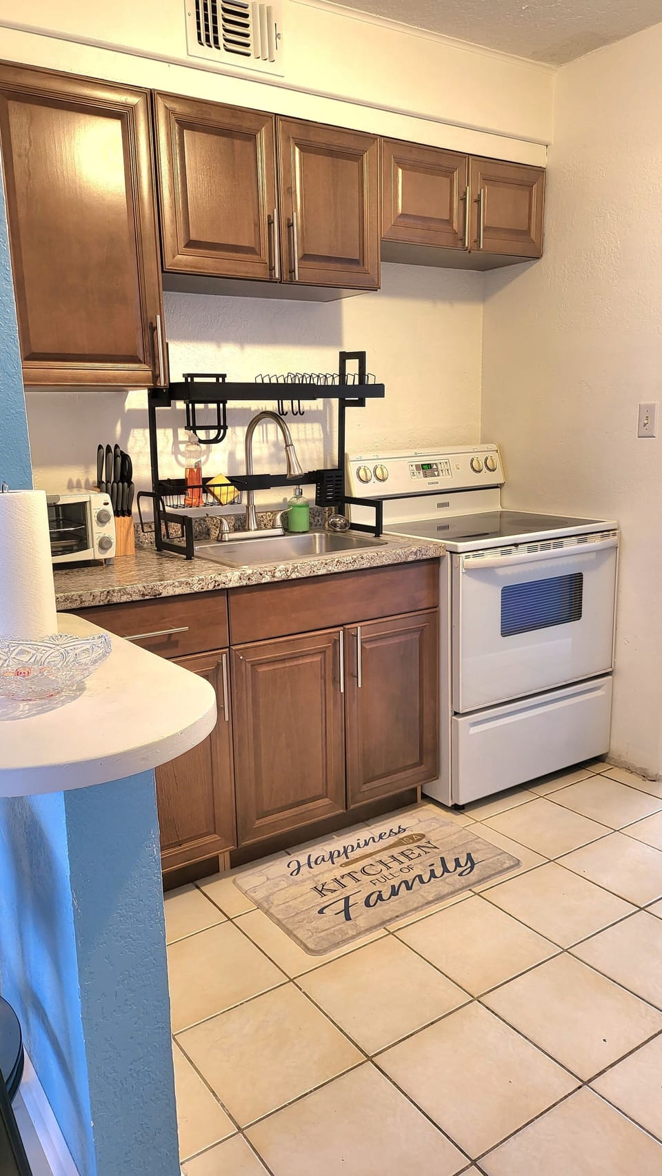 full Size kitchen 