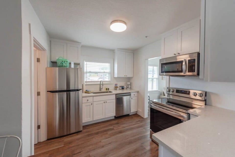#InvestREPM #FurnishedRental #Airbnb #CoosBayCottageCollection #BookDirect