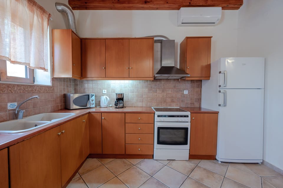 Fully Equiepped Kitchen, Traditional Villa, Hilltop villa