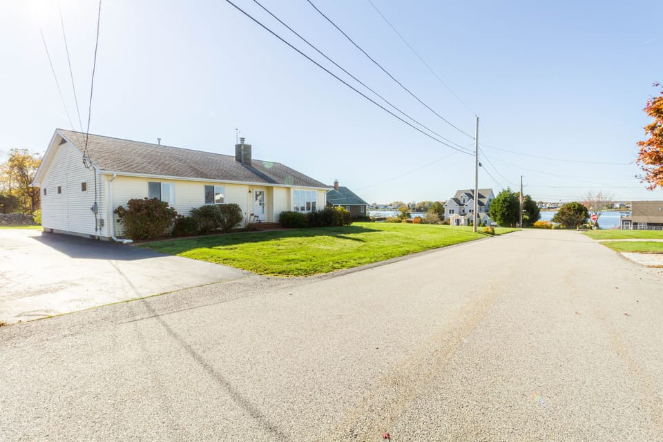 Steps from the water, access is at the end of the street. 