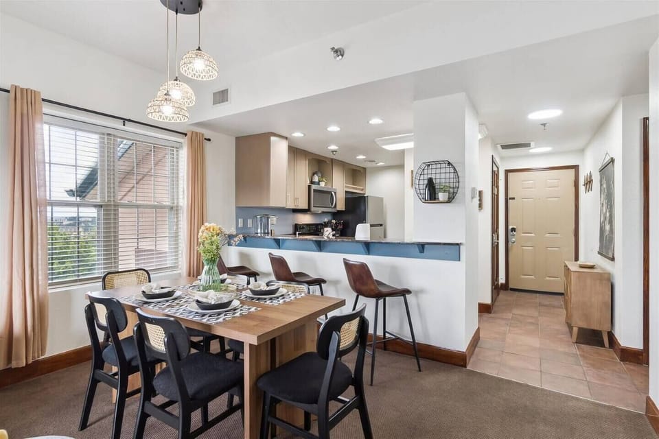 Dine with mountain views at our elegant dining area, perfect for family gatherings.