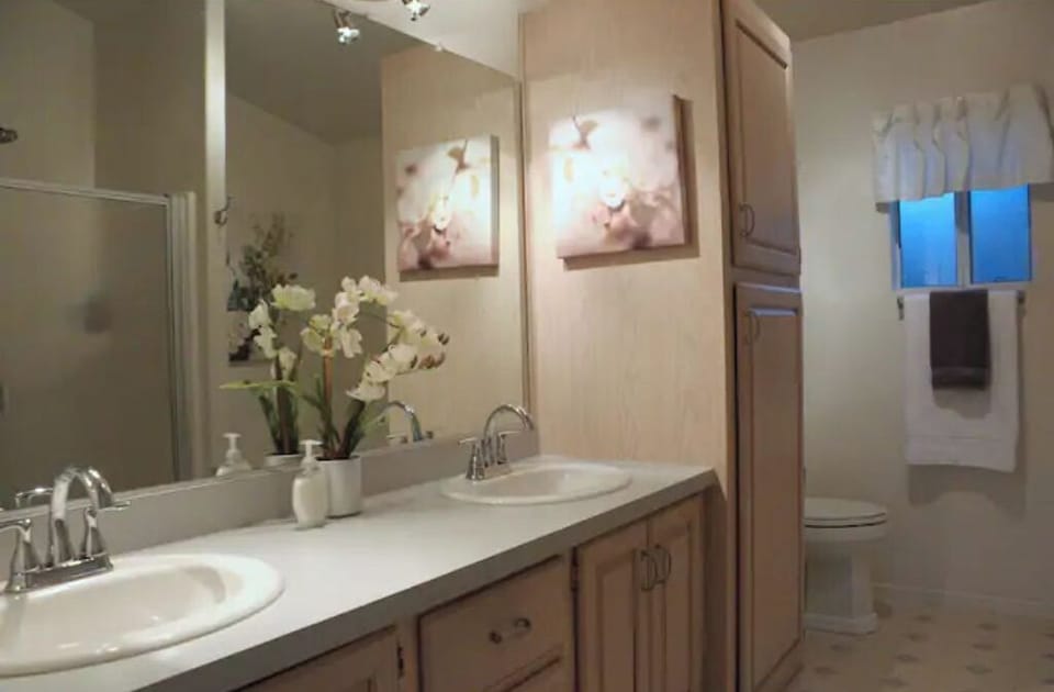 On-suite primary bathroom