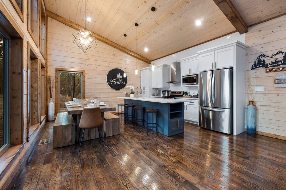 Kitchen/Dining Area