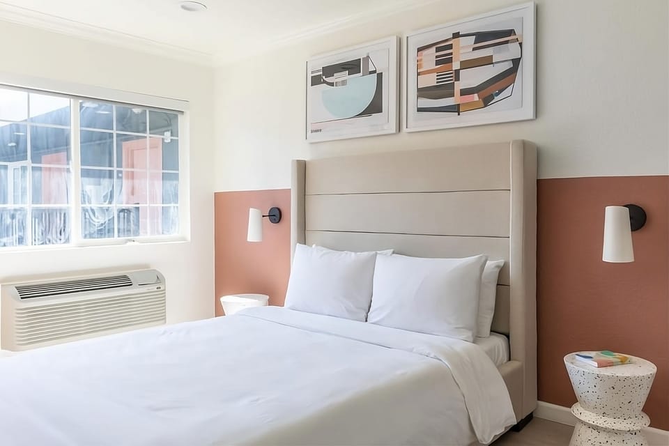 Comfortable Unit with a King bed. The exact room will be assigned upon arrival.