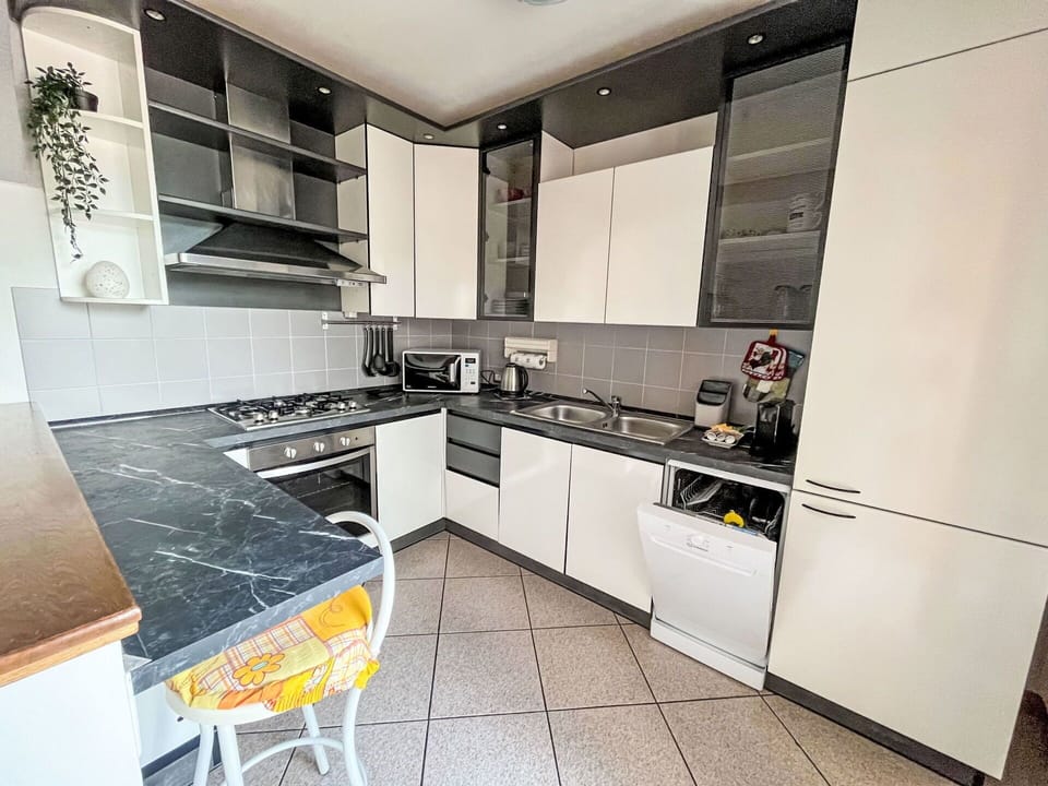 Cabinetry, Countertop, Tap, Sink, Kitchen Sink, Furniture, Kitchen Stove, Kitchen Appliance, Kitchen, Building