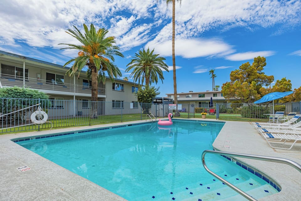Community Pool, located in middle of Courtyard Area