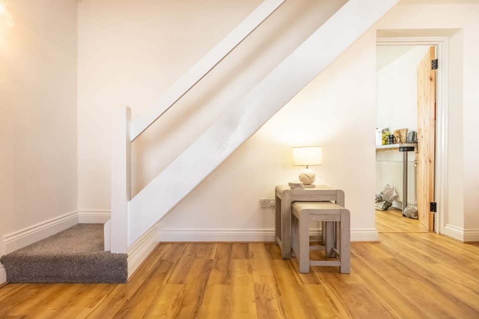 Ground floor: The stairs to the first floor are straight