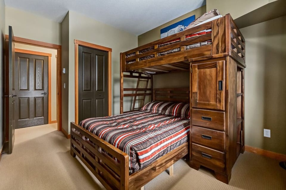Bunk bed.