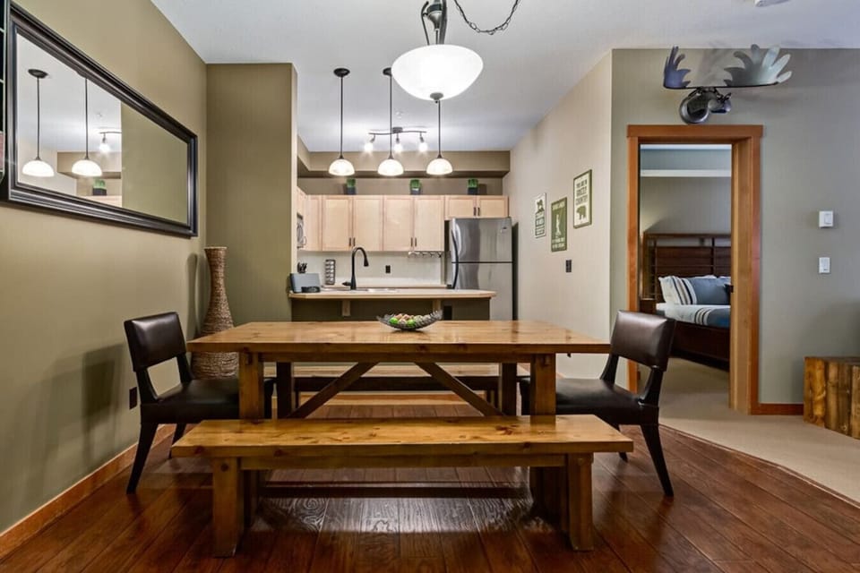 Kitchen space is dining room for 6.