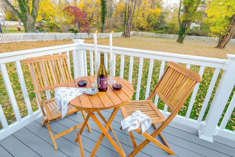 Deck | Outdoor Seating & Dining