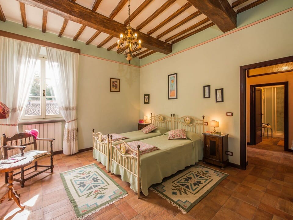 Furniture, Window, Picture Frame, Building, Houseplant, Plant, Interior Design, Wood, Floor, Decoration