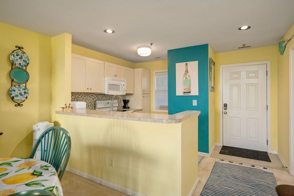 PCBV914: Summer Breeze | Kitchen Area