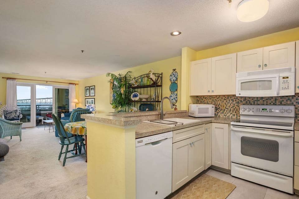 PCBV914: Summer Breeze | Kitchen Area
