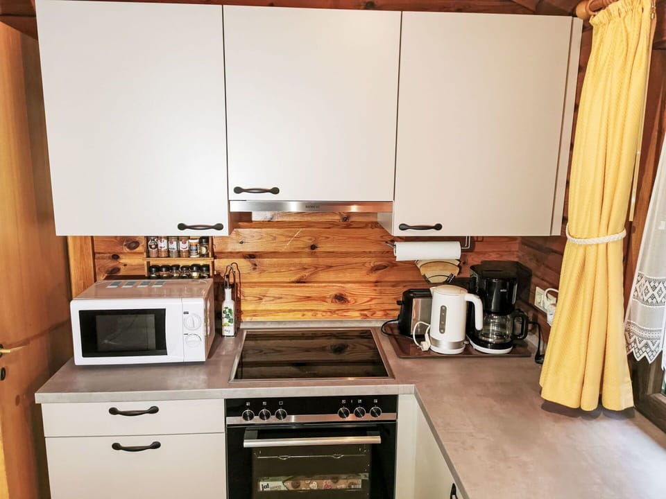 Cabinetry, Property, Furniture, Building, Countertop, Kitchen Stove, Kitchen Appliance, Kitchen, Drawer, Home Appliance
