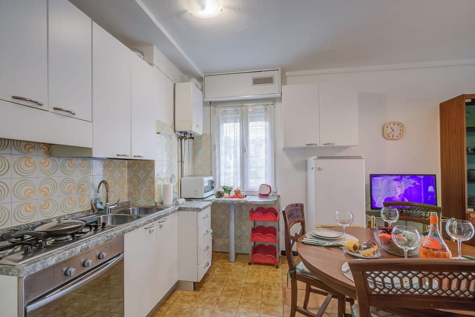 Kitchen and dining area