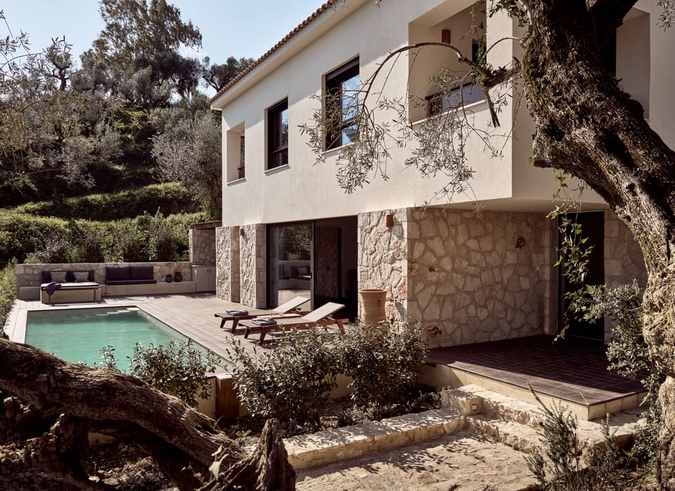 Outdoor loungers to spend endless time by the pool. 